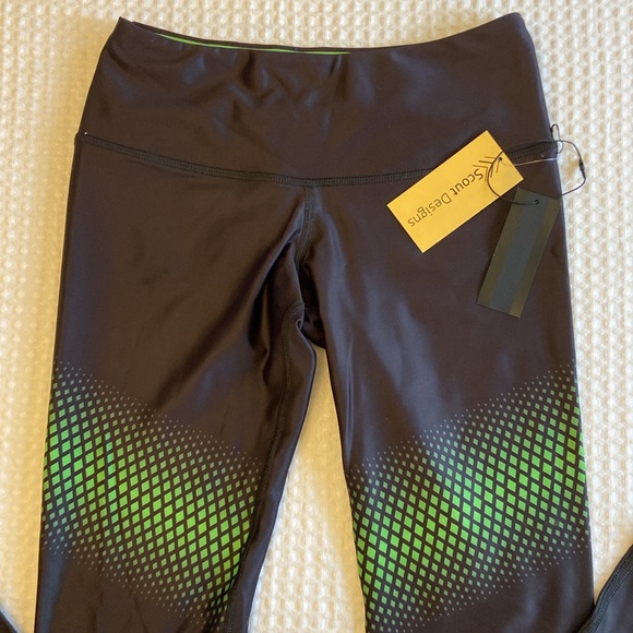 NEW! $78 SCOUT DESIGNS Size MEDIUM Black Leggings Green Geometric Dots Stripes - Picture 2 of 13